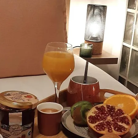 Midnight In Montmartre París