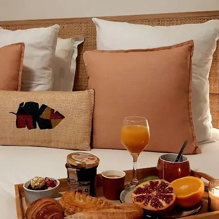 Midnight In Montmartre