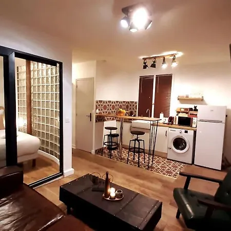 Midnight In Montmartre