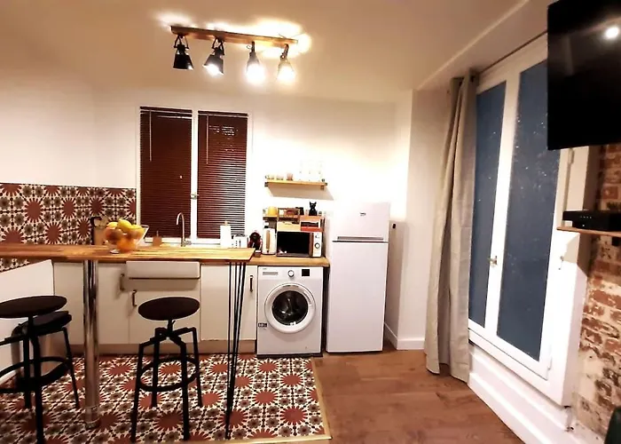 Midnight In Montmartre Apartment
