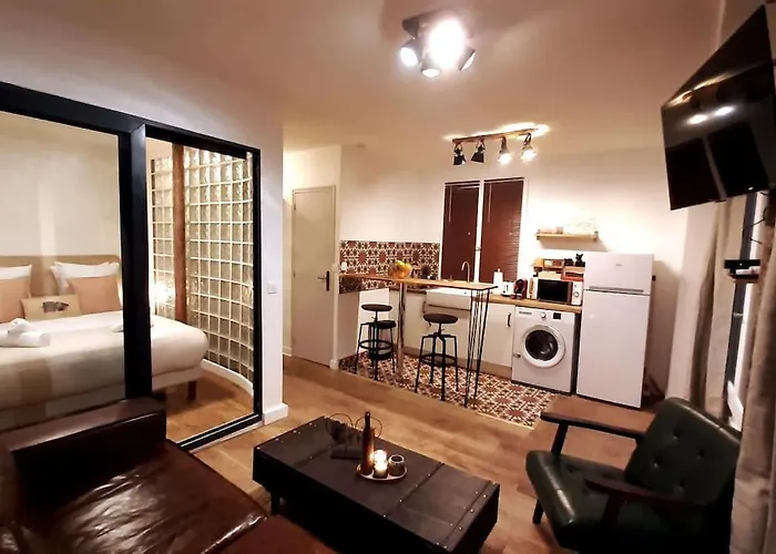 Midnight In Montmartre